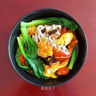 Tomato egg pea noodles
