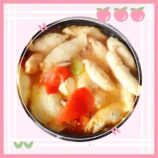 Tomato-pea-poo-poo-poo soup