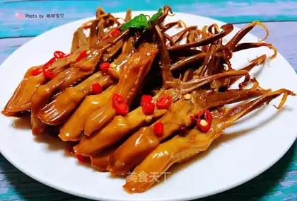Pork tongue