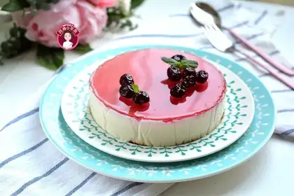 Cranberry mirror cheesecake