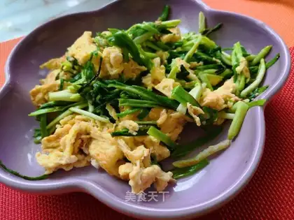 Garlic fried eggs