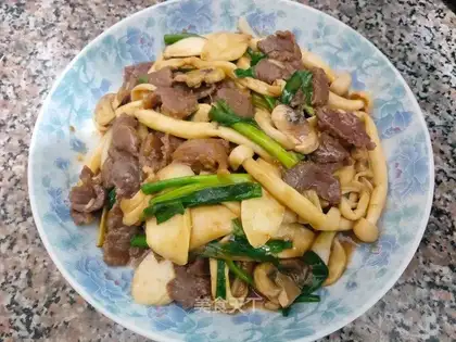 Mushroom beef