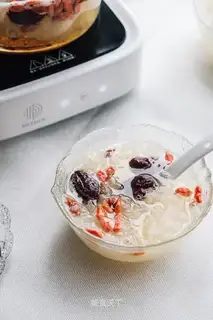 The silver spoon of red dates