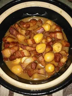 Red roasted eggs
