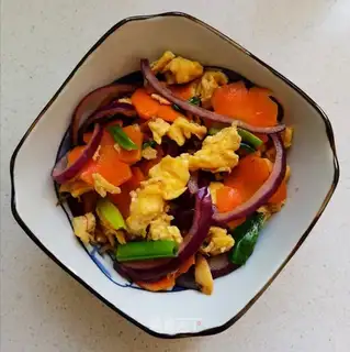 Onion carrot fried eggs