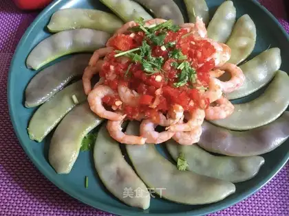 Pretzels with sweet shrimp