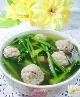 Meatball spinach soup