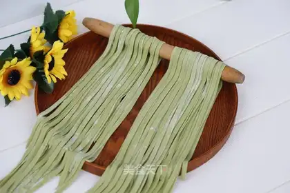 Homemade emerald noodles