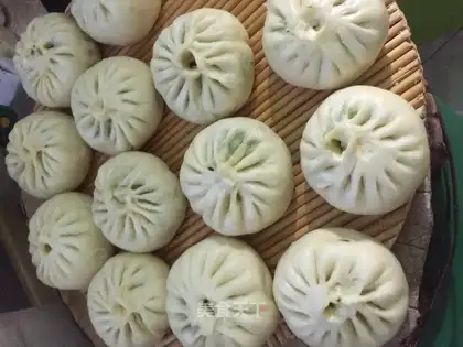 Eggs and buns