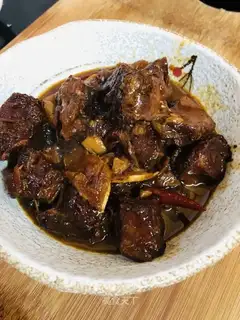 Red roasted cattle ribs