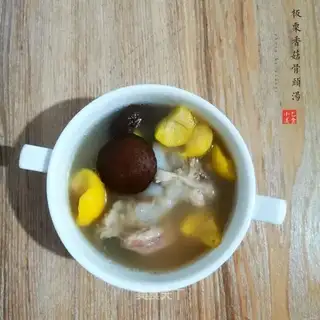 Chestnut mushroom bone soup