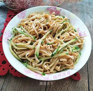 Noodle with pepper sauce