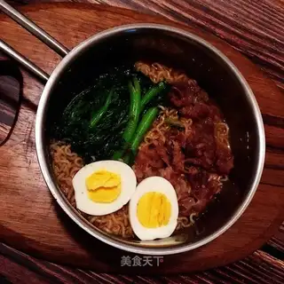 ♪ The lamb rolls, the noodles ♪