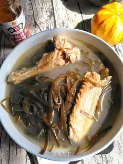 Duck wings for seaweed soup