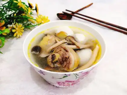 The chicken soup of the teacushroom fish