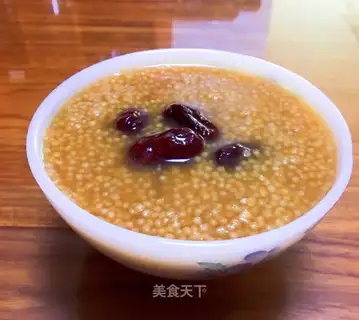 Red sugar rice congee