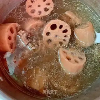 Peanut lotion chop soup