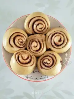 Cracker bean rolls