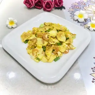 Shrimp fried eggs