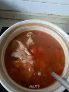 Tomato chicken leg soup
