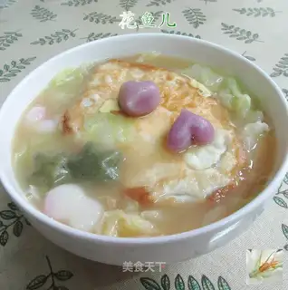 Fried eggs and cabbage