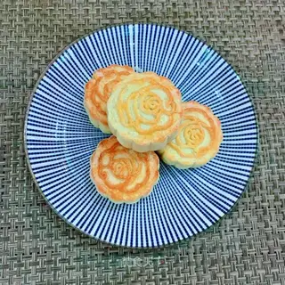 A yellow moon cake