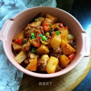 Spicy wings and potatoes
