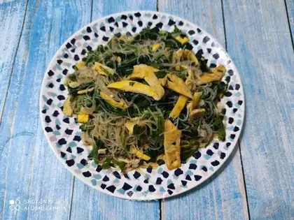 A spinach egg mix fan