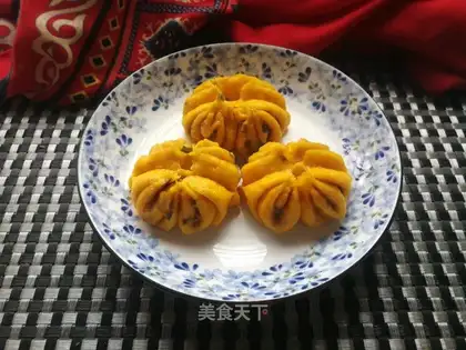 Onion peppers, pumpkin rolls