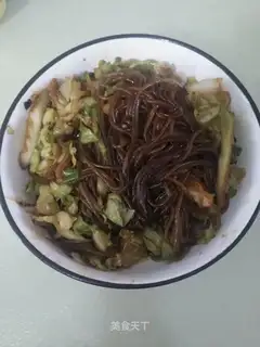 A caterer fan