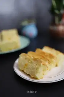 Egg yolk early cake