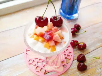 Fruit and milk ice cream