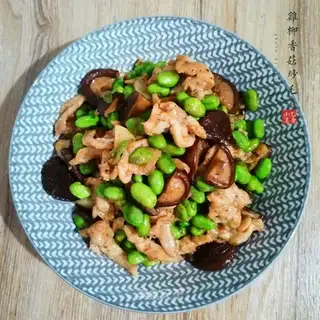 Chicken willow mushrooms, fried beans
