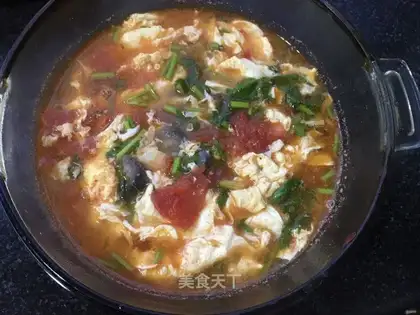 Sea cucumber tomato egg soup