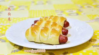 Hot dog rolls