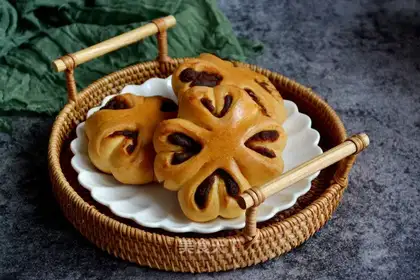 ♪ Four leaves with bread ♪