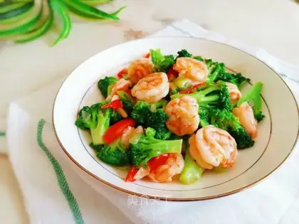 Shrimp fried broccoli