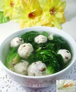 Spoonball spinach soup