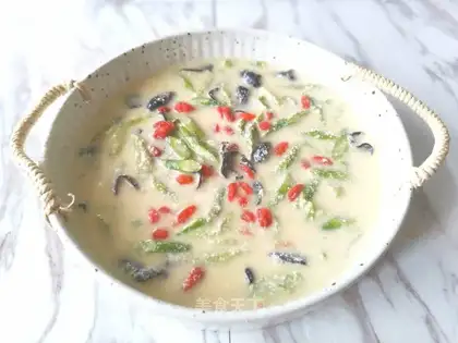 Pyramid cream soup