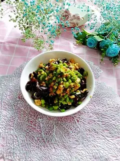 Scrambled green beans