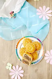 Chestnut ham mooncake