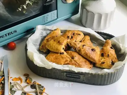 Low sugar raisin scon