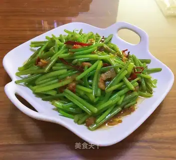 Red potato pole fried meat