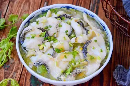 The gold soup and sour fish