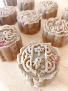 Green bean cake