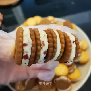 Cranberry and cheeseburgers