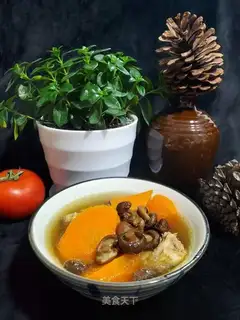 Carrot and chicken soup