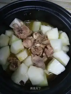 A casserole chicken stew