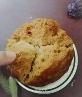 Smiling with red sugar