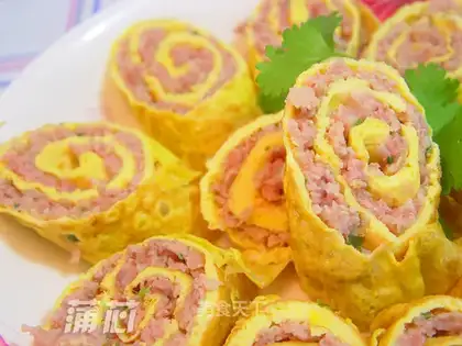 Golden pork omelet